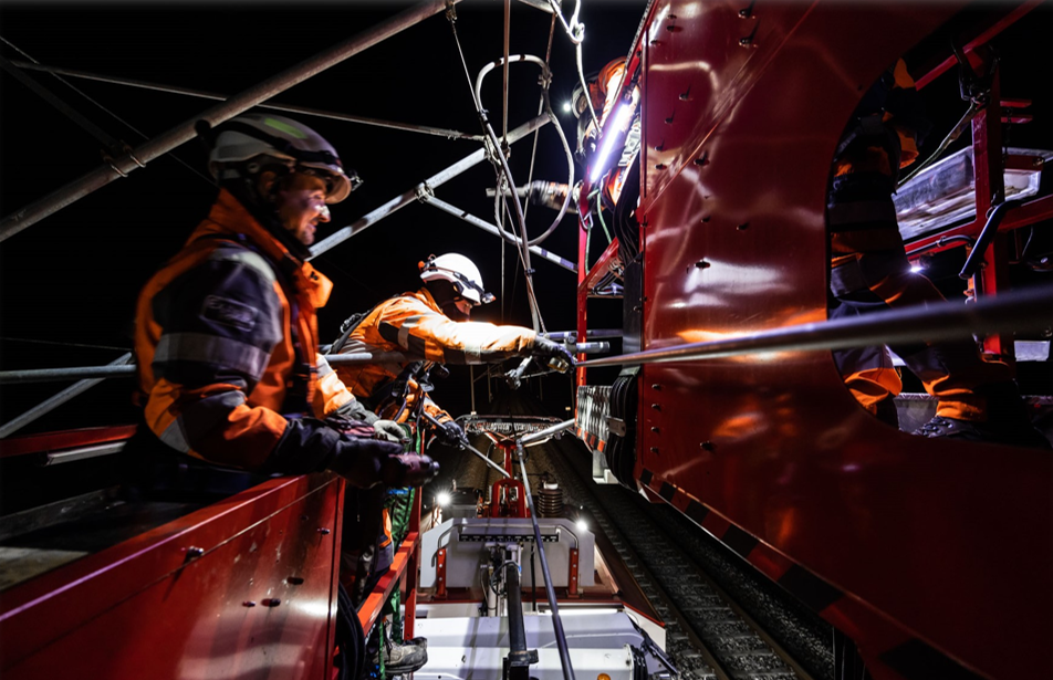 Entretien de la ligne ferroviaire de nuit par Ferlioz